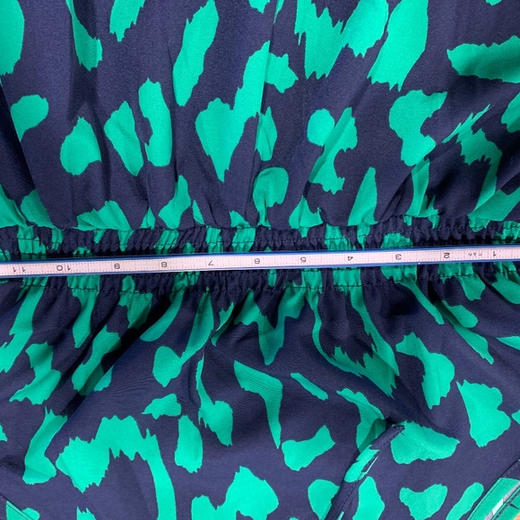 Breezaya Allover Print Halter Neck Tie Back Romper -Medium - Picture 5 of 9